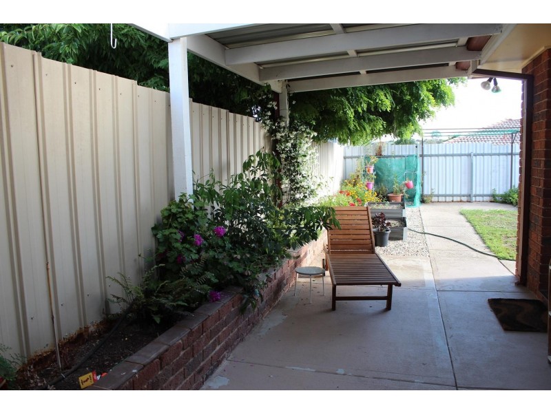 2/46 La Fontaine Avenue, Lavington NSW 2641