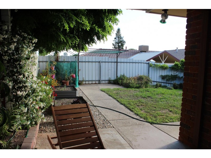 2/46 La Fontaine Avenue, Lavington NSW 2641