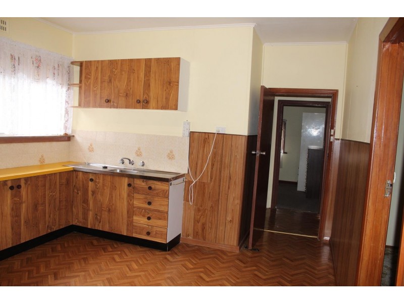 516 Kotthoff Street, Lavington NSW 2641