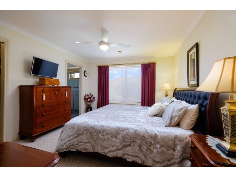 28 Keatinge Court, Lavington NSW 2641