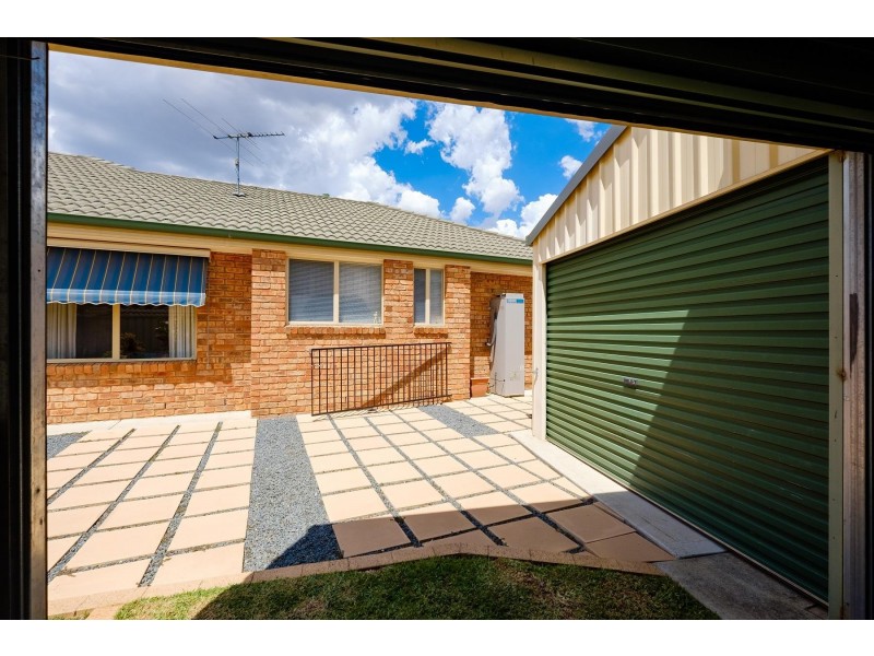 28 Keatinge Court, Lavington NSW 2641