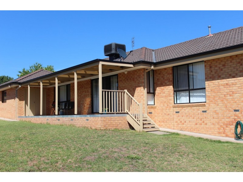 34 Briese Court, Thurgoona NSW 2640