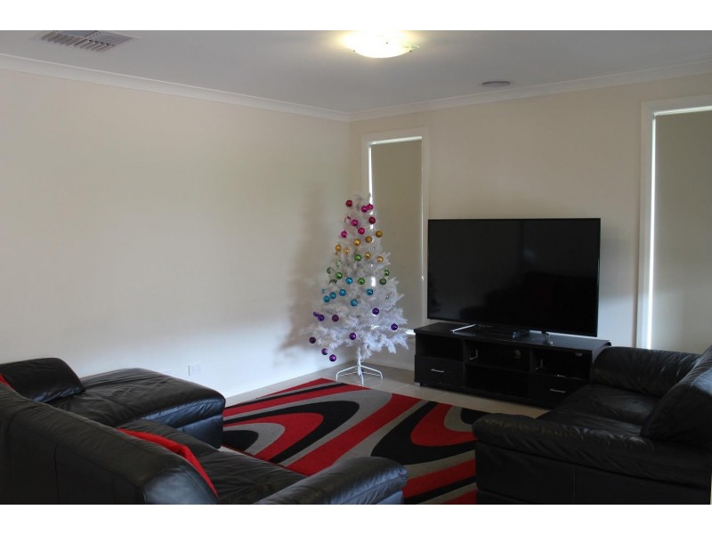 49 Greta Drive, Hamilton Valley NSW 2641