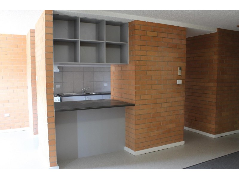 2/429 Mcdonald Road, Lavington NSW 2641