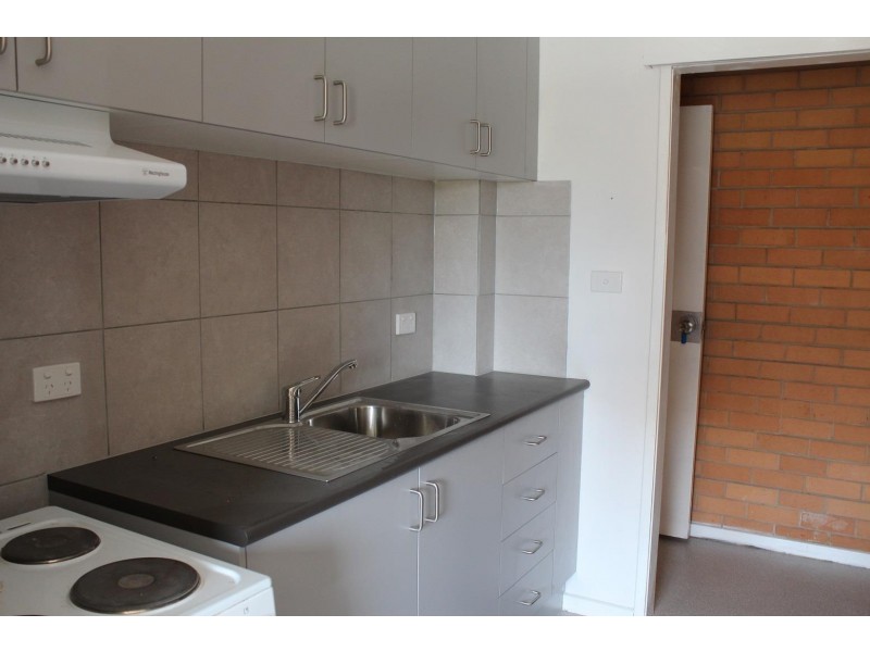 2/429 Mcdonald Road, Lavington NSW 2641