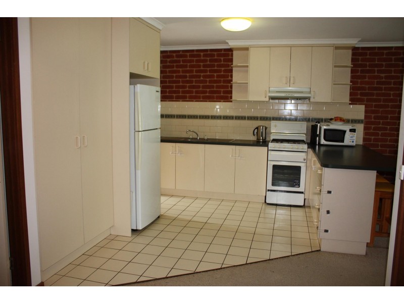 2/732 Lavis Street, East Albury NSW 2640