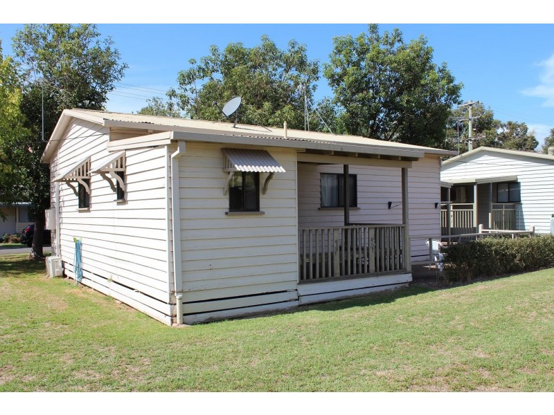 14 Brush Box  Street, Lake Hume Village NSW 3691
