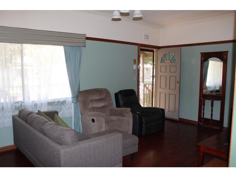 14 Brush Box  Street, Lake Hume Village NSW 3691