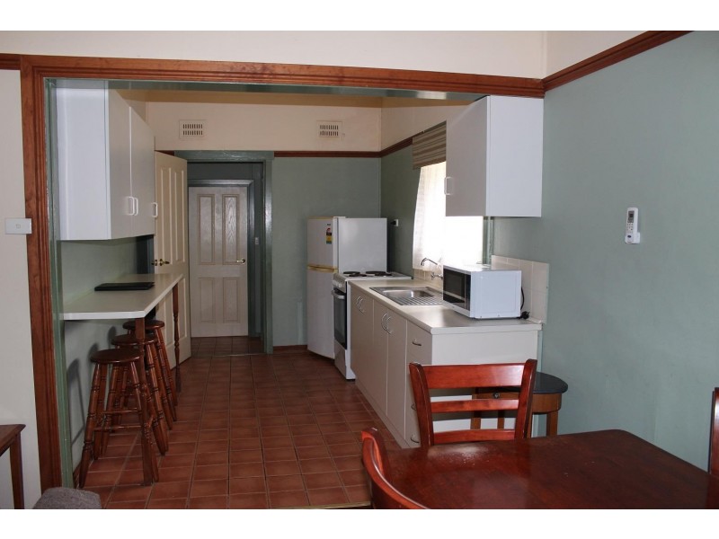 14 Brush Box  Street, Lake Hume Village NSW 3691