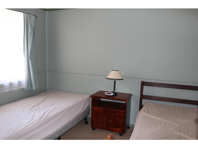14 Brush Box  Street, Lake Hume Village NSW 3691