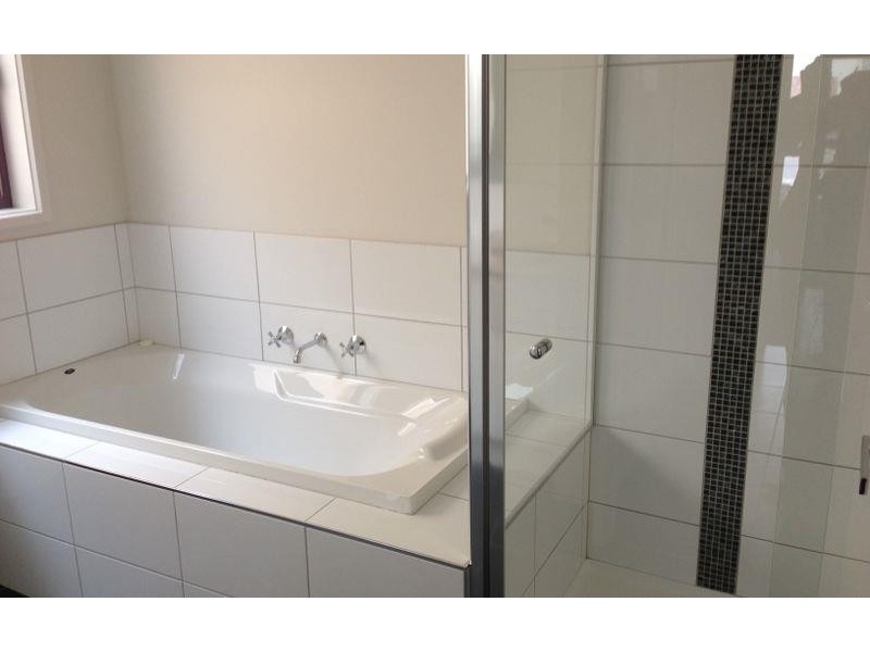 444 Kotthoff Street, Lavington NSW 2641