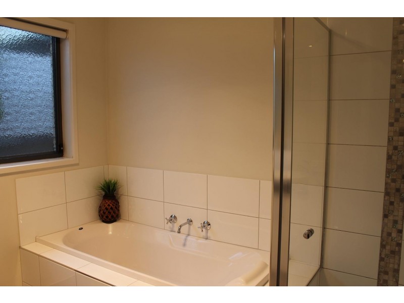 446 Kotthoff Street, Lavington NSW 2641