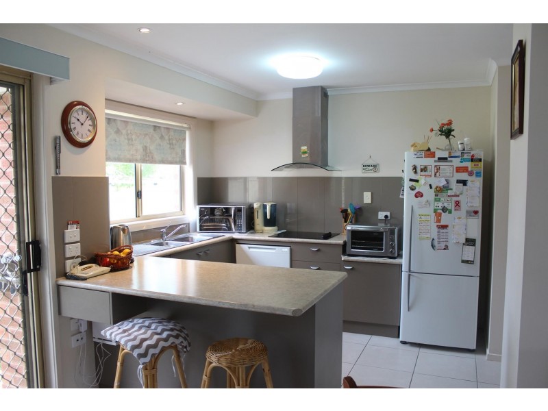 2/34 Saville Avenue, Lavington NSW 2641