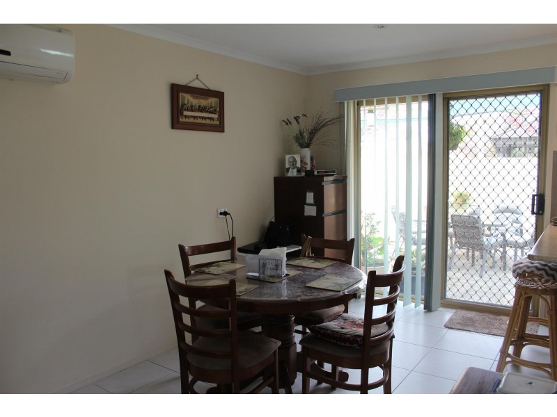 2/34 Saville Avenue, Lavington NSW 2641