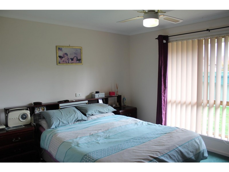 2/34 Saville Avenue, Lavington NSW 2641