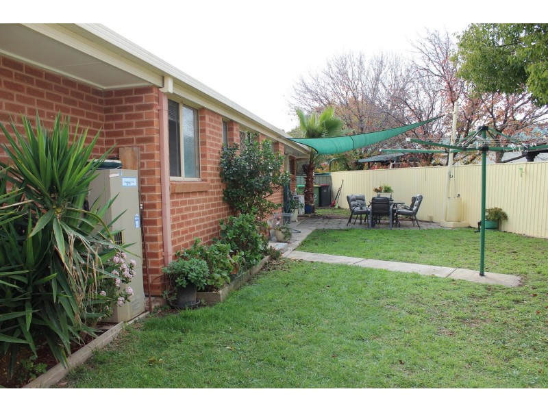 2/34 Saville Avenue, Lavington NSW 2641