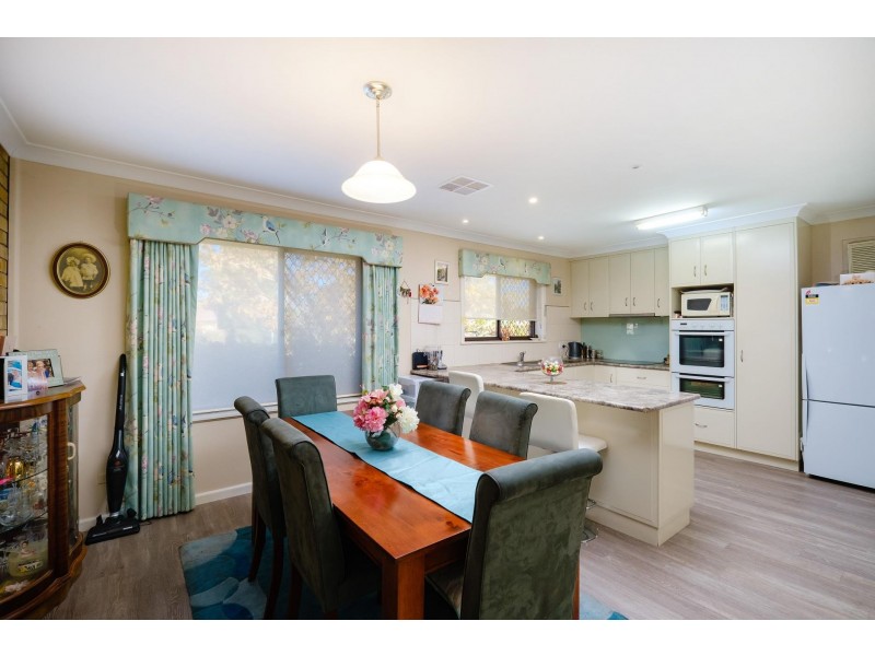 446 Mcdonald Road, Lavington NSW 2641