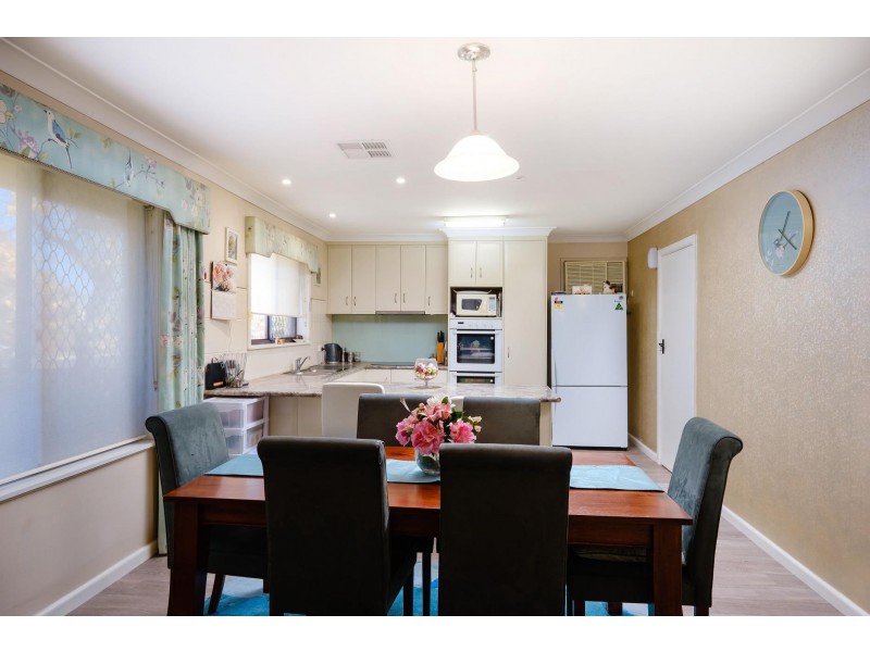 446 Mcdonald Road, Lavington NSW 2641