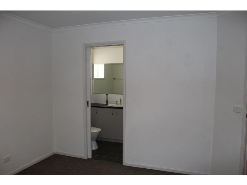 55 Kurrajong Crescent, West Albury NSW 2640