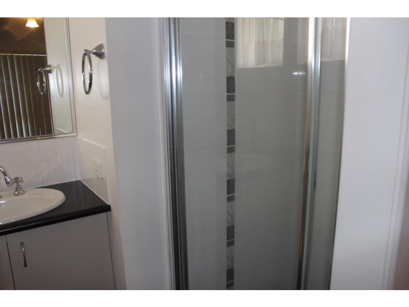 55 Kurrajong Crescent, West Albury NSW 2640