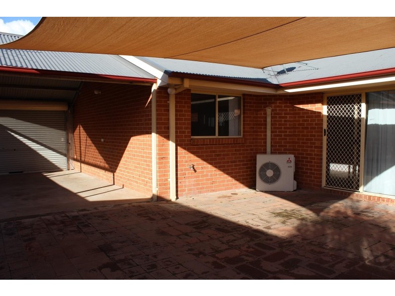 55 Kurrajong Crescent, West Albury NSW 2640