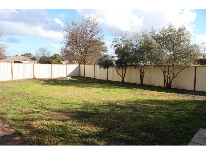 55 Kurrajong Crescent, West Albury NSW 2640