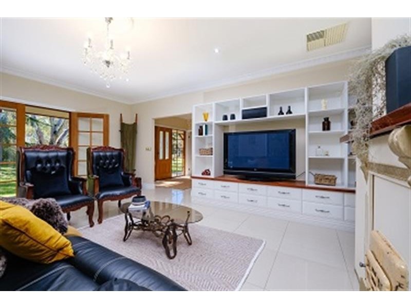13 Quartz Hill Road, Jindera NSW 2642