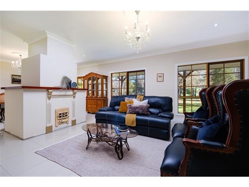 13 Quartz Hill Road, Jindera NSW 2642