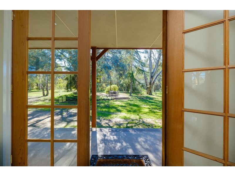 13 Quartz Hill Road, Jindera NSW 2642