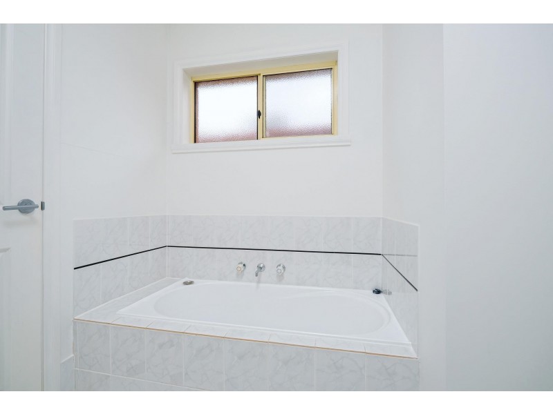 1 & 2/543 Ashford Street, Lavington NSW 2641