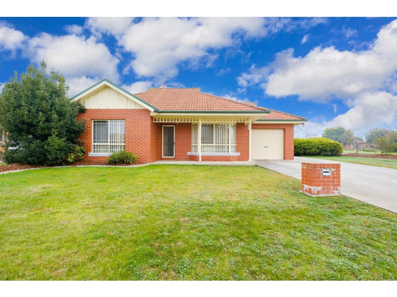 1 & 2/543 Ashford Street, Lavington NSW 2641
