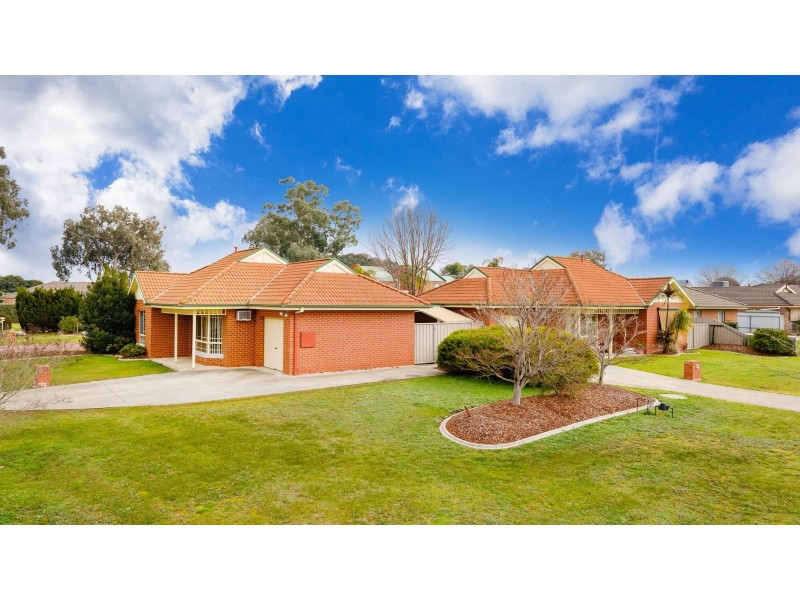 1 & 2/543 Ashford Street, Lavington NSW 2641