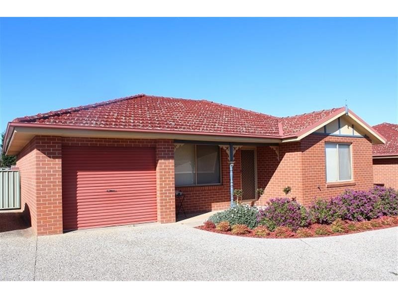 3/16 Keatinge  Court, Lavington NSW 2641