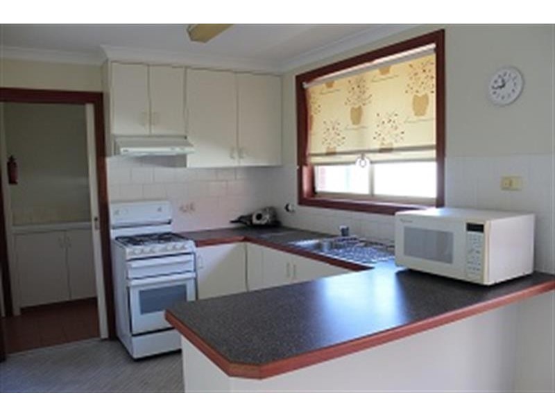 3/16 Keatinge  Court, Lavington NSW 2641