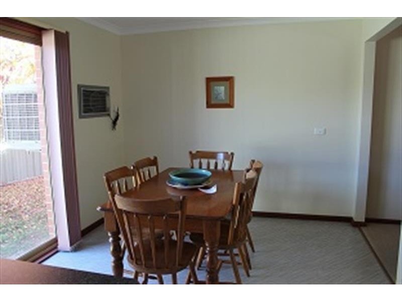 3/16 Keatinge  Court, Lavington NSW 2641