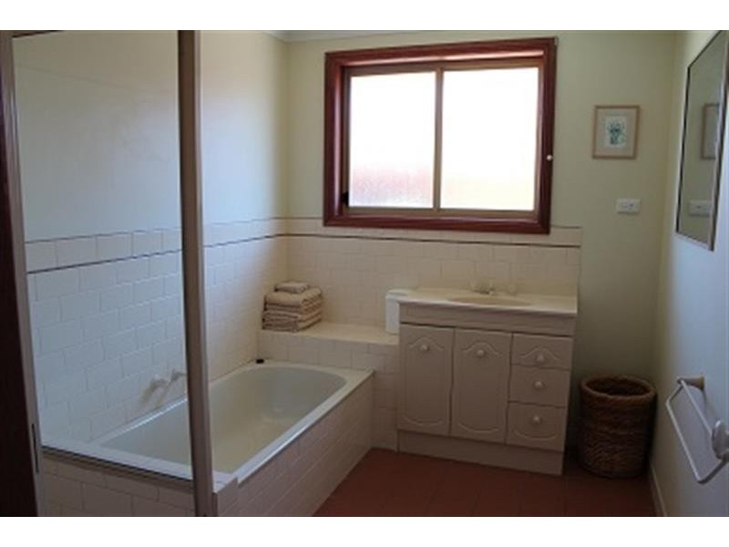 3/16 Keatinge  Court, Lavington NSW 2641