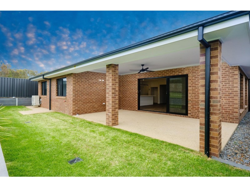 10 Zeil Circuit, Thurgoona NSW 2640