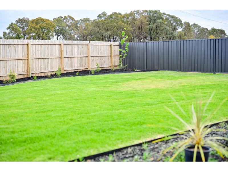 10 Zeil Circuit, Thurgoona NSW 2640