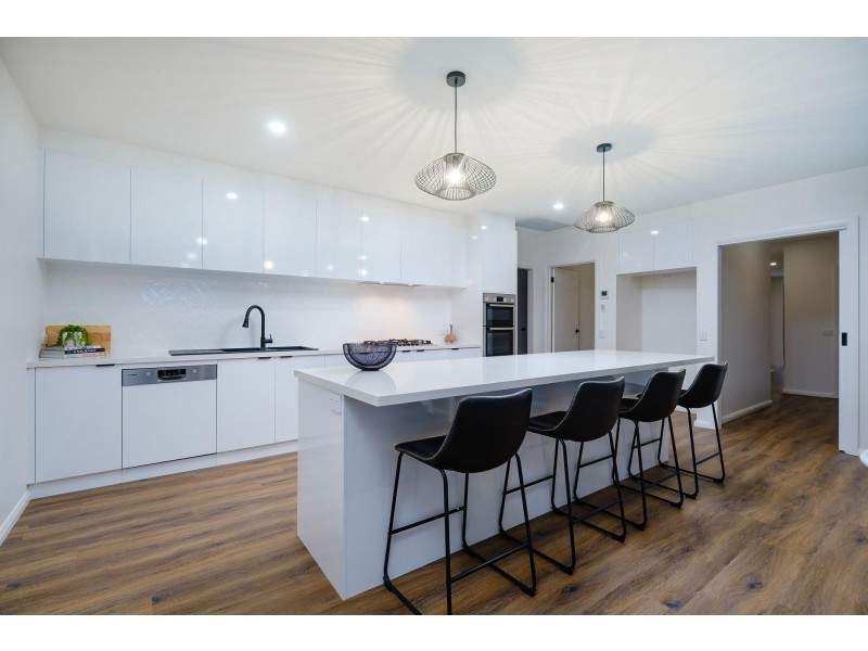 14 Zeil Circuit, Thurgoona NSW 2640