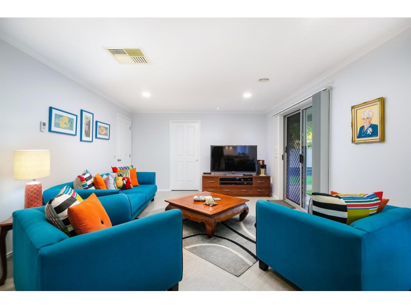 270 Bimbadeen Avenue, East Albury NSW 2640