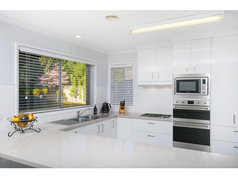 270 Bimbadeen Avenue, East Albury NSW 2640