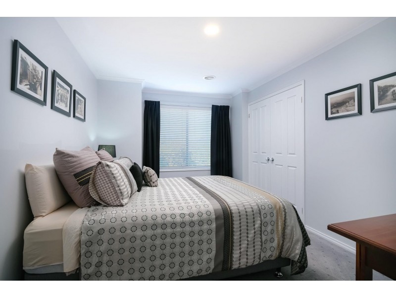 270 Bimbadeen Avenue, East Albury NSW 2640