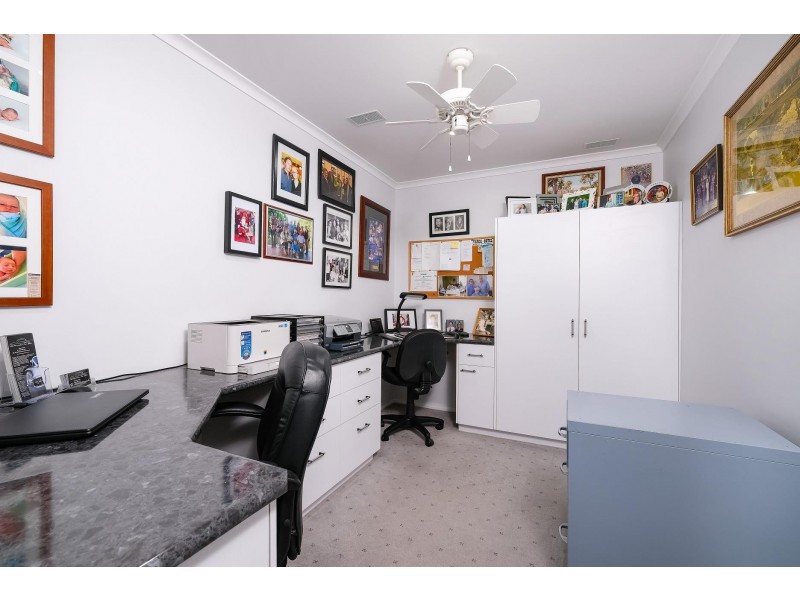 270 Bimbadeen Avenue, East Albury NSW 2640