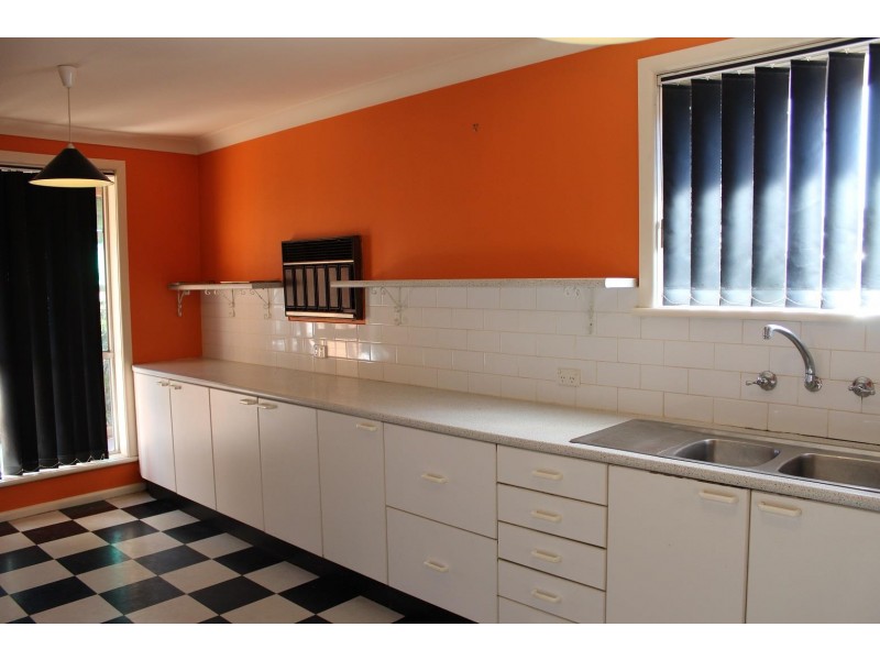 131 Borella Road, East Albury NSW 2640