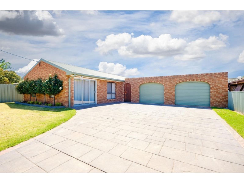 512 Webb Street, Lavington NSW 2641