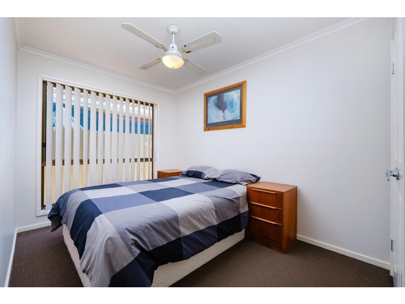 512 Webb Street, Lavington NSW 2641