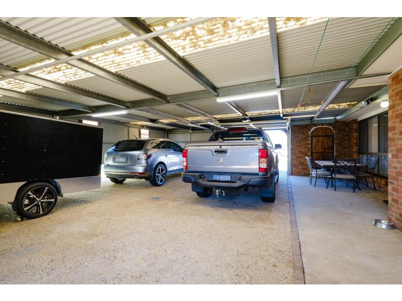 512 Webb Street, Lavington NSW 2641