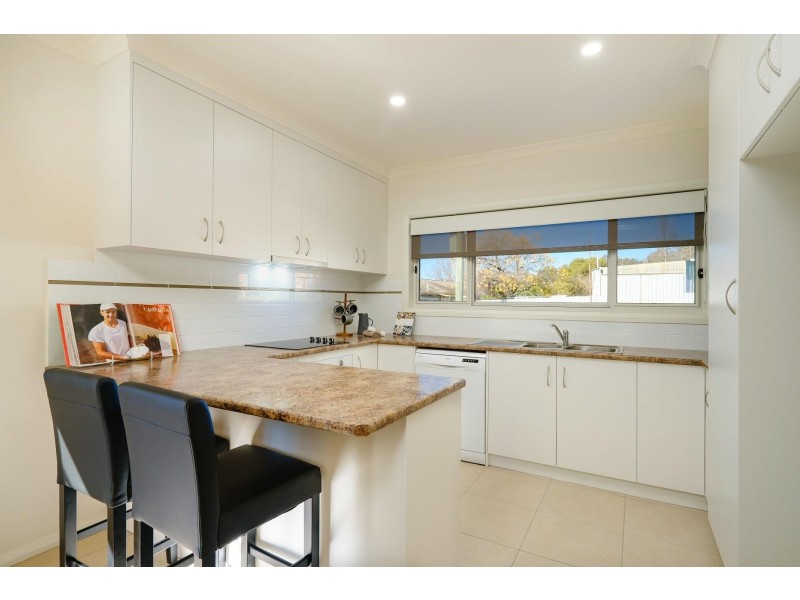 172 Bilba Street, East Albury NSW 2640