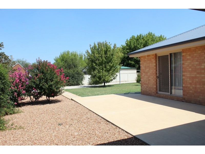 85 Adams Street, Jindera NSW 2642