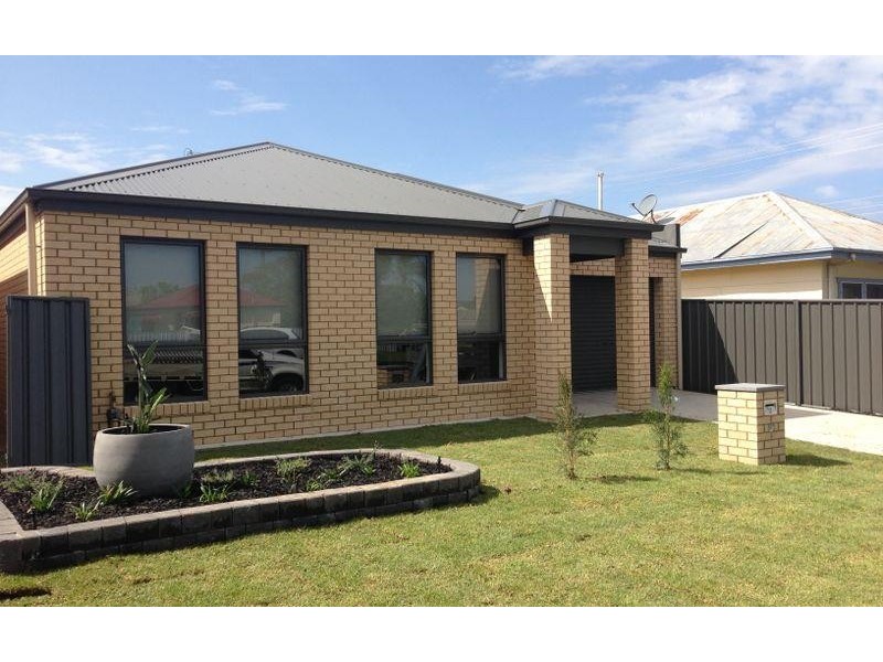 444 Kotthoff Street, Lavington NSW 2641